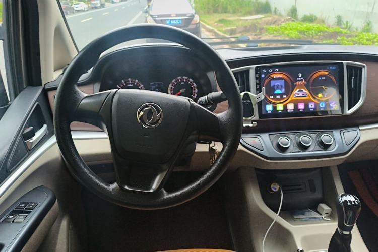 Used FORTHING Lingzhi 2020 M5L 1.6L Base Model 7 Seats Steering Wheel