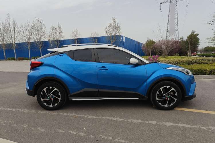 Used Toyota IZOA 2018 2.0L Yichi Version China VI Standard