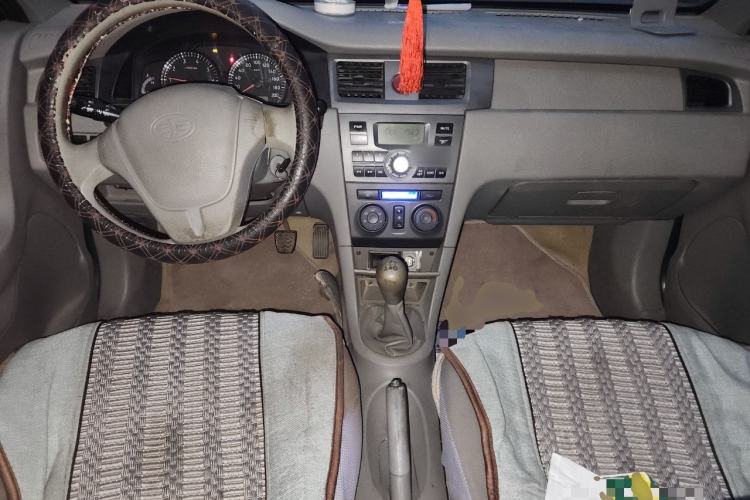 Used FAW Xiali N5 2013 1.3L Manual Luxury Airbag Version
