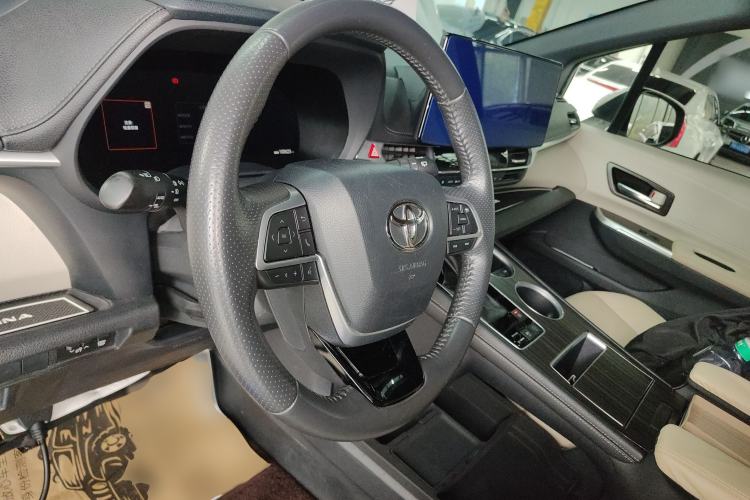 Used Toyota Sienna 2021 2.5L Hybrid Ultimate Edition