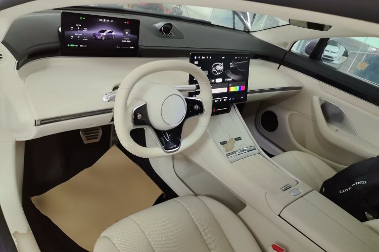 Used Hima Luxeed S7 2025 705 km Max Interior 2