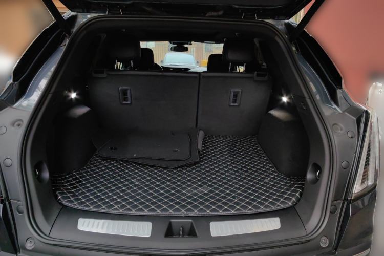 Used Cadillac XT5 2022 2.0T Four-Wheel Drive Luxury Version (Hummingbird Edition) Trunk