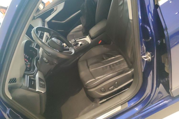 Used Audi A4L 2018 30th Anniversary Edition 40 TFSI Fashion Model Left Front Seat