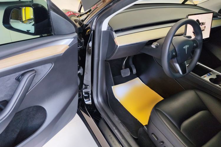 Used Tesla Model Y 2023 Rear-Wheel-Drive Version