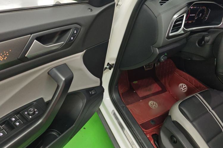 Used Volkswagen T-ROC 2024 300TSI DSG Two-Wheel-Drive Chen Guang Edition