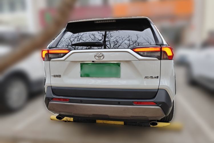 Used Toyota RAV4 2021 2.0L CVT Two-Wheel Drive Fashion PLUS Edition Rear