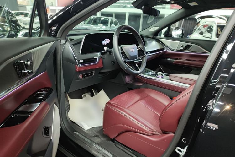 Used Cadillac XT5 2025 2.0T Platinum Edition
