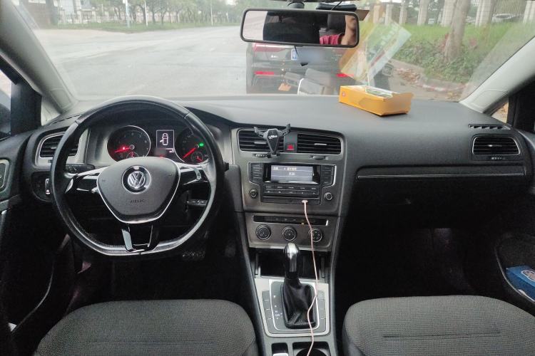 Used Volkswagen Golf 2015 1.4TSI Automatic Comfort Model Center Console