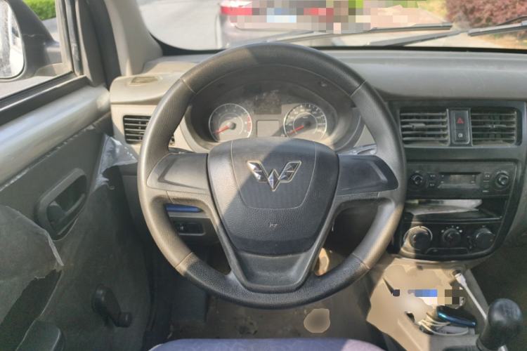 Used Wuling Rongguang V 2016 1.2L Practical Version Steering Wheel