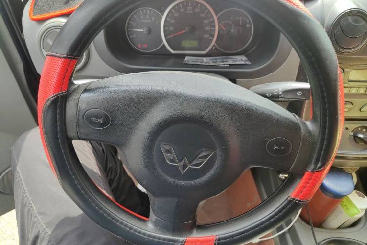 Used Wuling Hongguang 2014 1.5L Base Version
