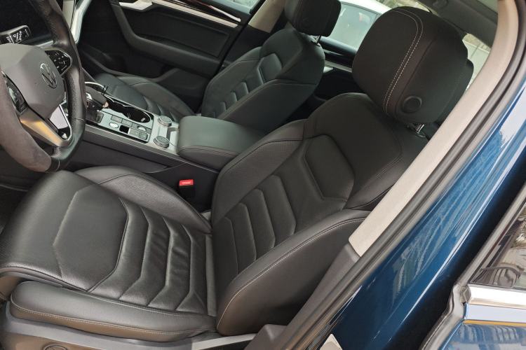 Used Volkswagen Touareg 2020 3.0 TSI Luxury Edition China VI Left Front Seat