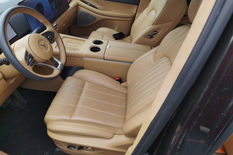 Used VOYAH Dream 2025 PHEV Four-Wheel-Drive Flagship Kunpeng Edition
