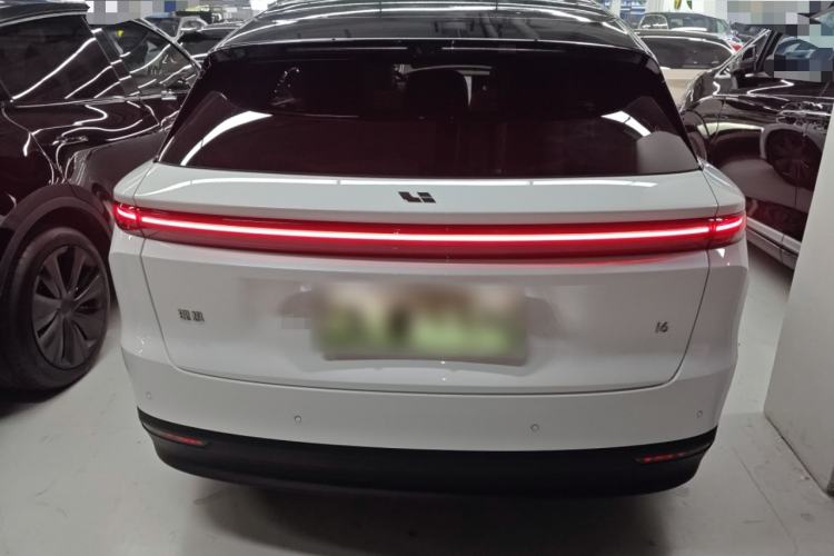 Used Li Auto Li Auto i6 2025 Model Four-Wheel-Drive Standard Type
