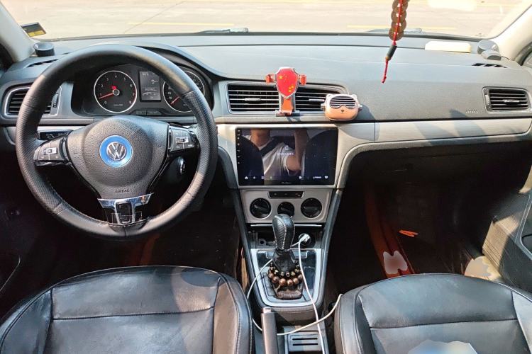 Used Volkswagen Lavida 2013 Revised Version 1.4 TSI DSG Comfort Edition Center Console