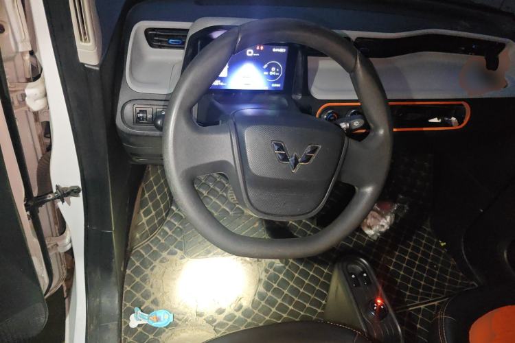 Used Wuling Hongguang MINIEV 2020 Freedom Version Lithium Iron Phosphate Steering Wheel