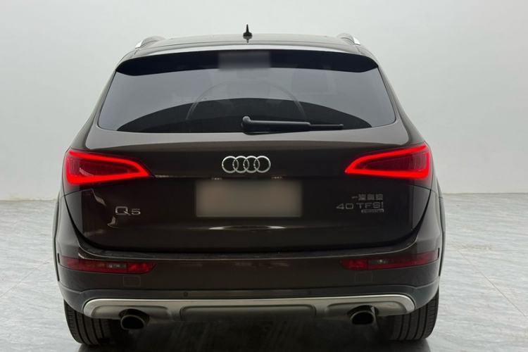 Used Audi Q5 2017 Plus 40 TFSI Comfort Model Exterior 4