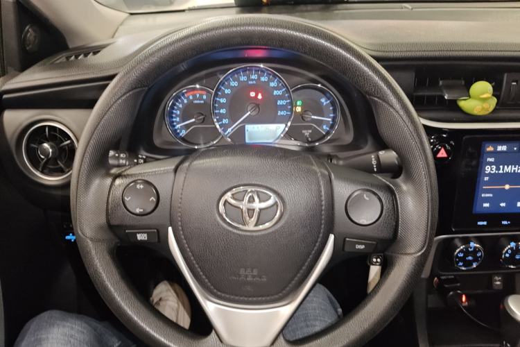 Used Toyota Levin 2017 Revised 185T CVT Elite Edition China V Standard Steering Wheel