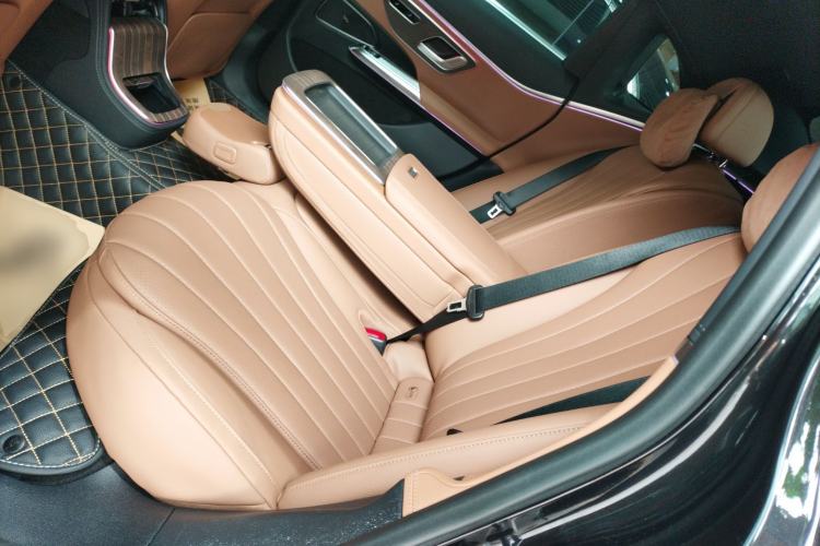 Used Mercedes-Benz E-Class 2024 Refresh E 300 L Stylish Edition
