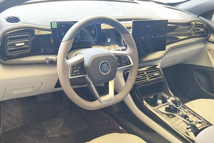 Used BYD Qin PLUS 2024 HONOR Edition DM-i 55KM Leading Model