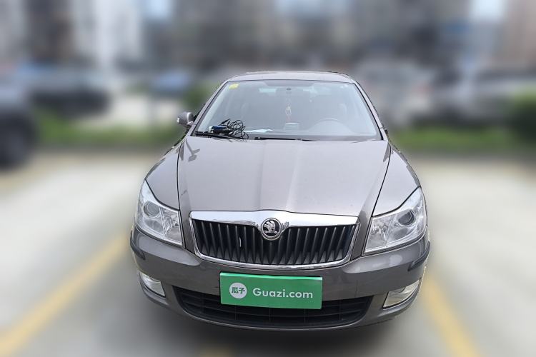 Used Skoda Octavia 2015 Classic Model 1.6L Manual Eado Version
