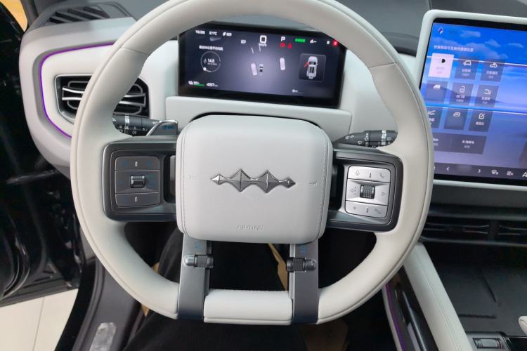 Used Formula Leopard Titanium 3 2025 501KM All-Wheel Drive Intelligent Driving Ultra Version Steering Wheel