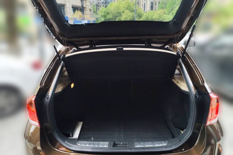 Used BMW X1 2015 sDrive18i Leading Edition
