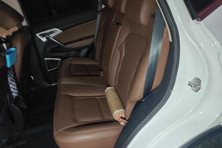 Used Geely Auto Emgrand X7 Sport 2016 1.8TD Automatic All-Wheel-Drive ZhiZun Edition Left Rear Seat