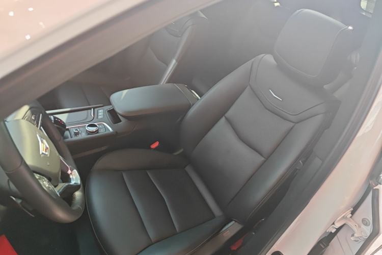 Used Cadillac XT6 2022 2.0T Six-Seater Four-Wheel Drive Luxury Version