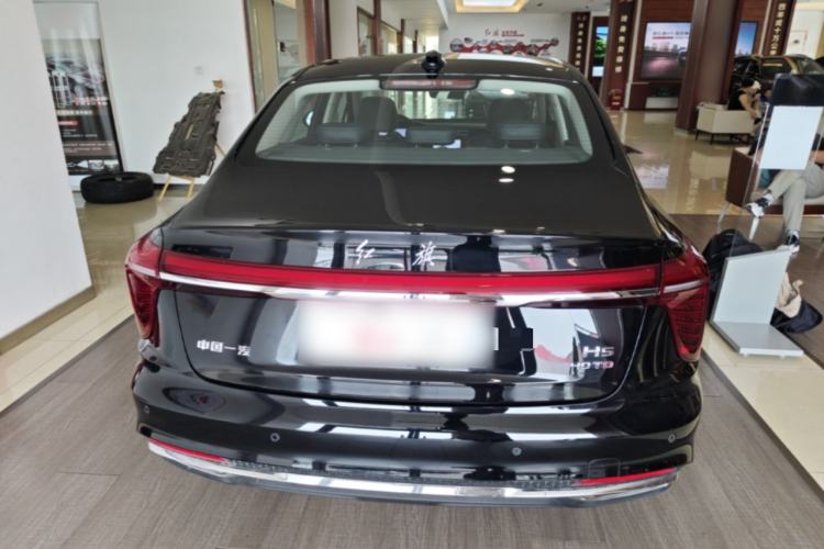 Used Hongqi H5 2025 2.0T Automatic Flag Edition – 500 000 Units Commemorative Version
