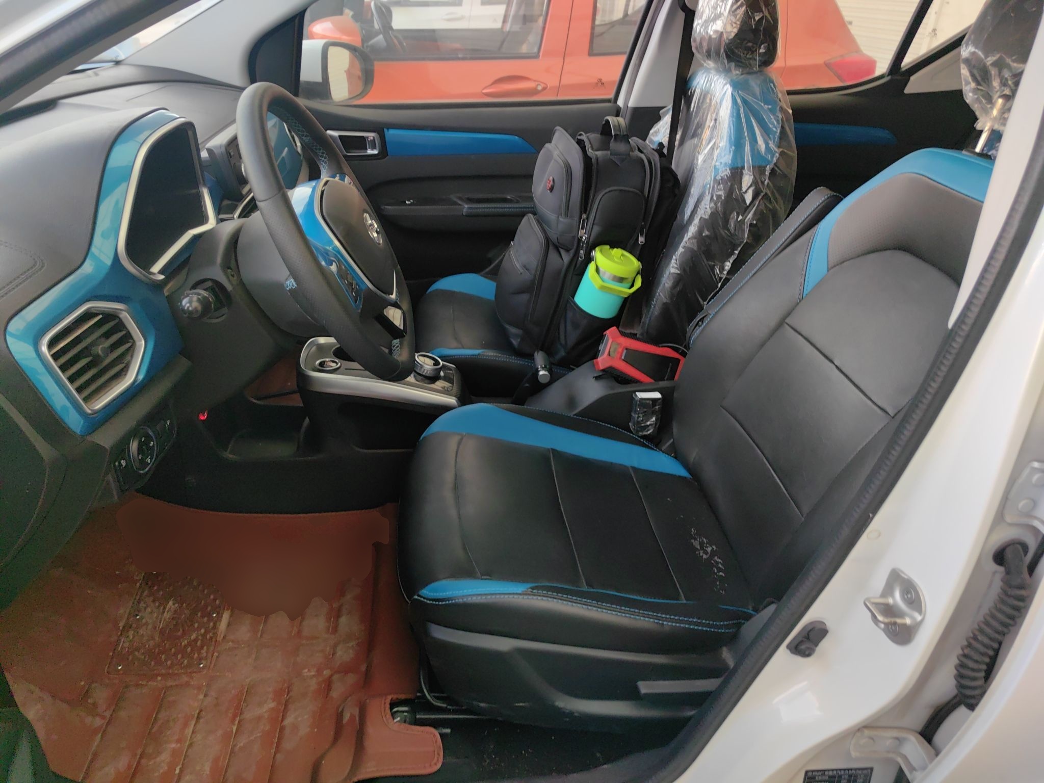 Переднее сиденье в автомобиле