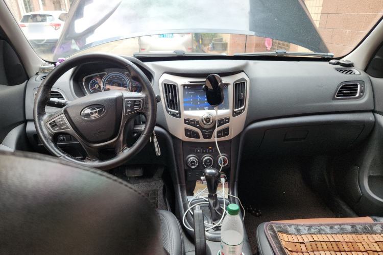 Used Haima S7 2013 2.0L Automatic ZhiShang Version

