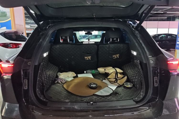 Used JETOUR Dashing i-DM 2023 1.5T DHT Lightning 01
