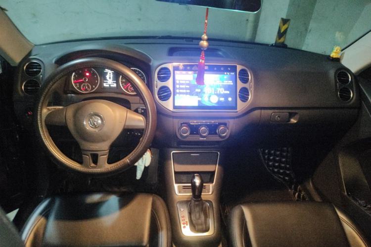 Used Volkswagen Tiguan 2016 300TSI Automatic Two-Wheel Drive Trend Edition Center Console