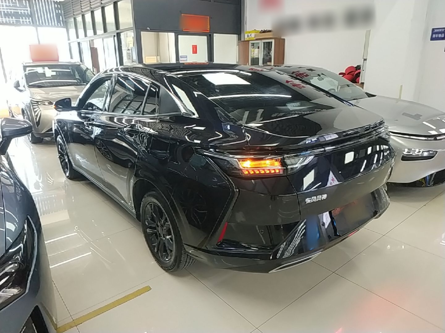Dongfeng Aeolus Yixuan 2025 1.5L Automatic Luxury Version - Luxury — снимка 4