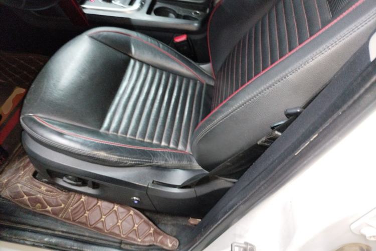 Used Land Rover Discovery Sport 2019 240 PS SE Dynamic Version China VI Standard Left Front Seat