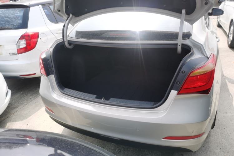 Used Hyundai Mistra 2014 1.8L Automatic Smart GLS Trunk