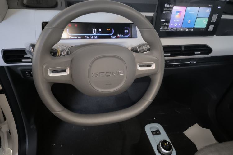 Used Geely Galaxy Panda 2024 Panda Mini 200km Endurance Bear Steering Wheel