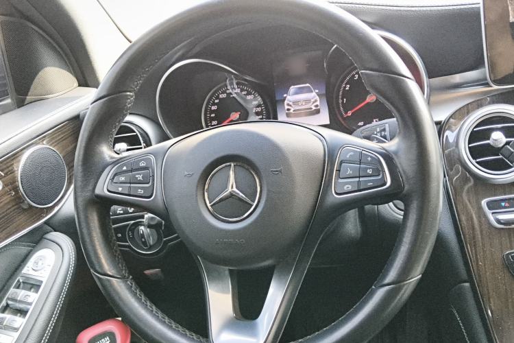 Used Mercedes-Benz GLC 2018 GLC 260 4MATIC Luxury Model
