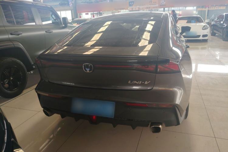 Used Changan UNI-V 2022 1.5T Prestige Version