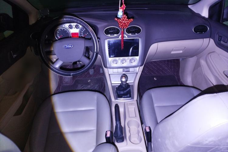 Used Ford Focus 2011 Sedan 1.8L Manual Classic Model
