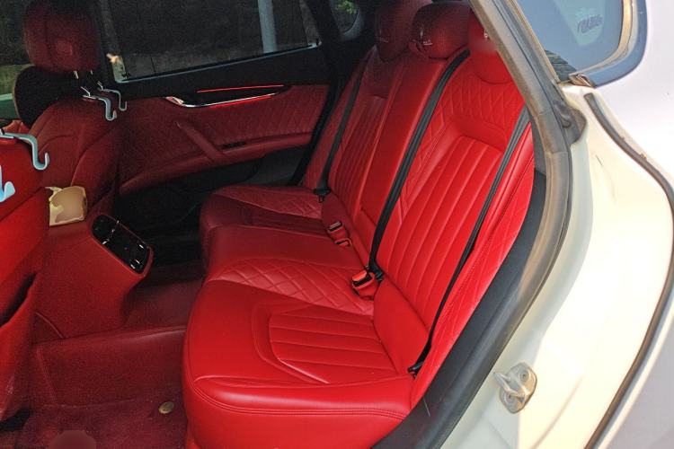Used Maserati President 2013 3.0T Standard Model Left Rear Seat