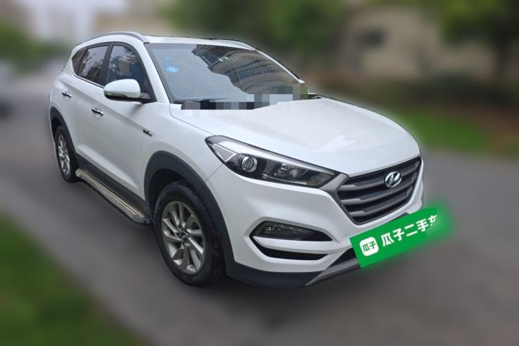 Used Hyundai Tucson 2015 1.6T Dual-Clutch Two-Wheel-Drive Smart Model Front Right 45 Deg