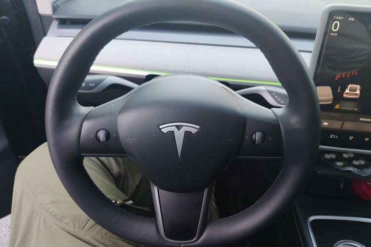 Used Tesla Model Y 2023 Rear-Wheel-Drive Version Steering Wheel