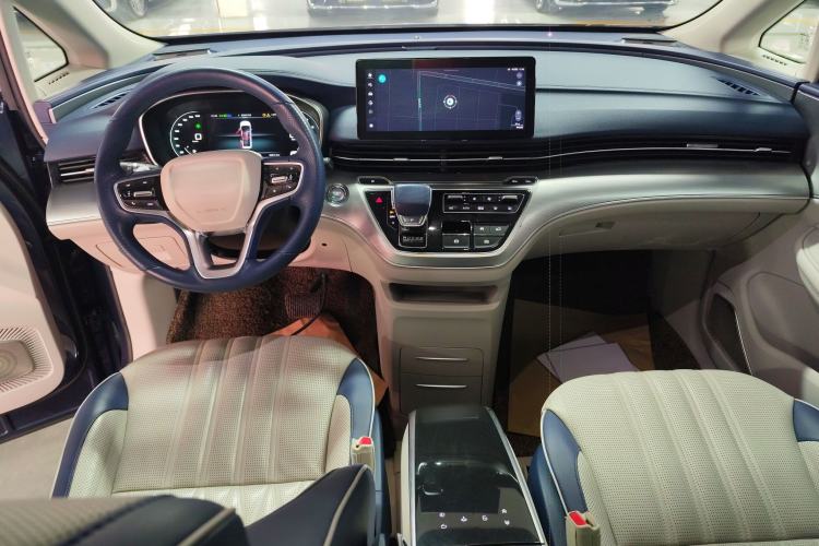 Used Roewe iMAX8 2022 400TGI Prestige Edition
