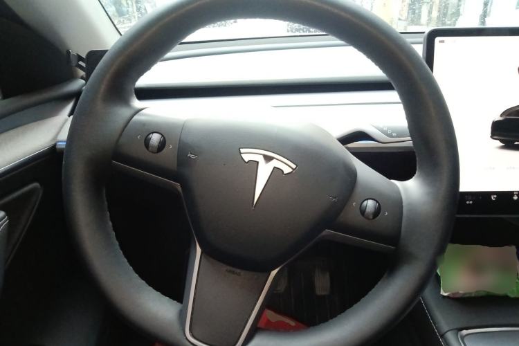 Used Tesla Model Y 2023 Rear-Wheel-Drive Version
