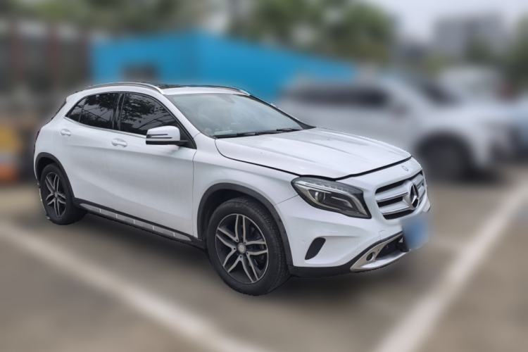 Used Mercedes-Benz GLA 2016 GLA 220 4MATIC Fashion Edition Front Right 45 Deg