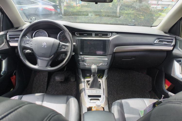 Used Peugeot 408 2014 1.8L Automatic Luxury Edition Center Console