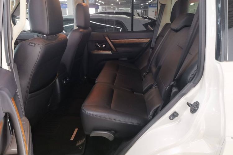 Used Mitsubishi Pajero 2019 3.0L Automatic Luxury Edition

