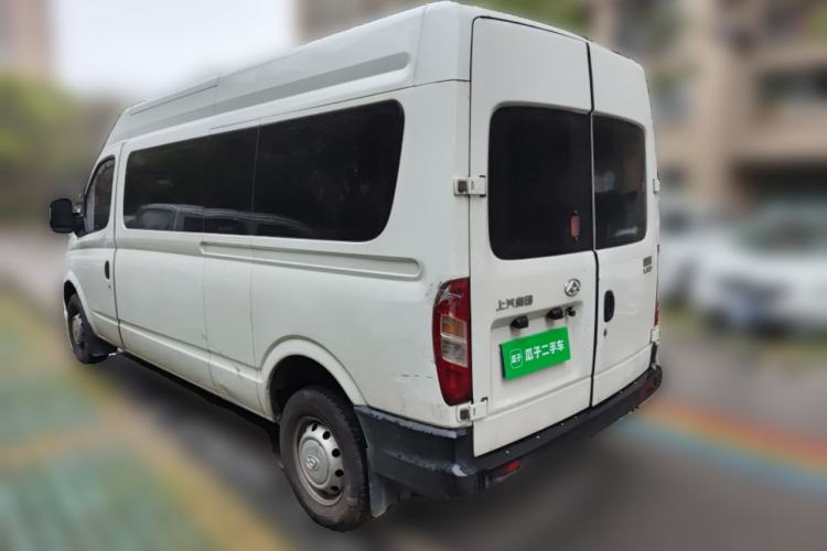 Used SAIC MAXUS Xintu V80 2019 2.5T Classic Model 6-Speed Manual Aotong Long Wheelbase Mid-Height 7-Seater
