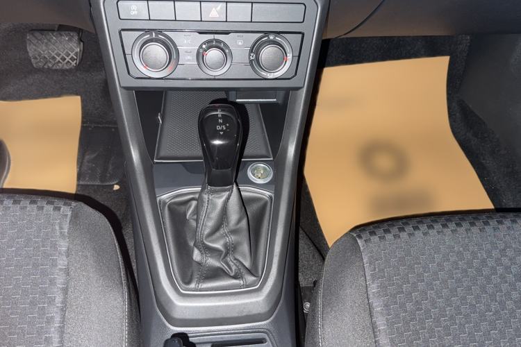 Used Volkswagen Tacqua 2020 1.5L Automatic Shang Gear Lever